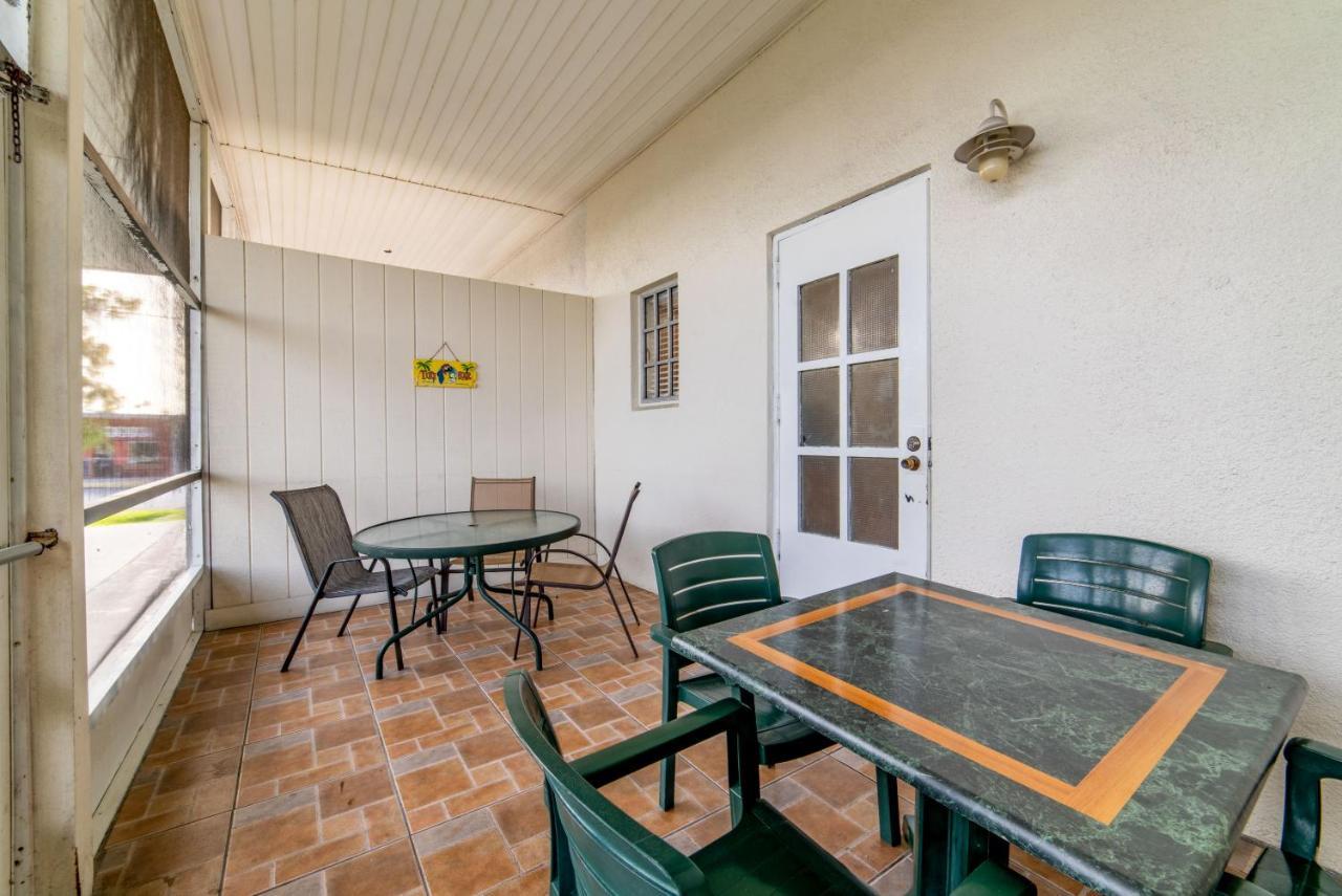 Captain'S Table Hotel By Everglades Adventures ภายนอก รูปภาพ
