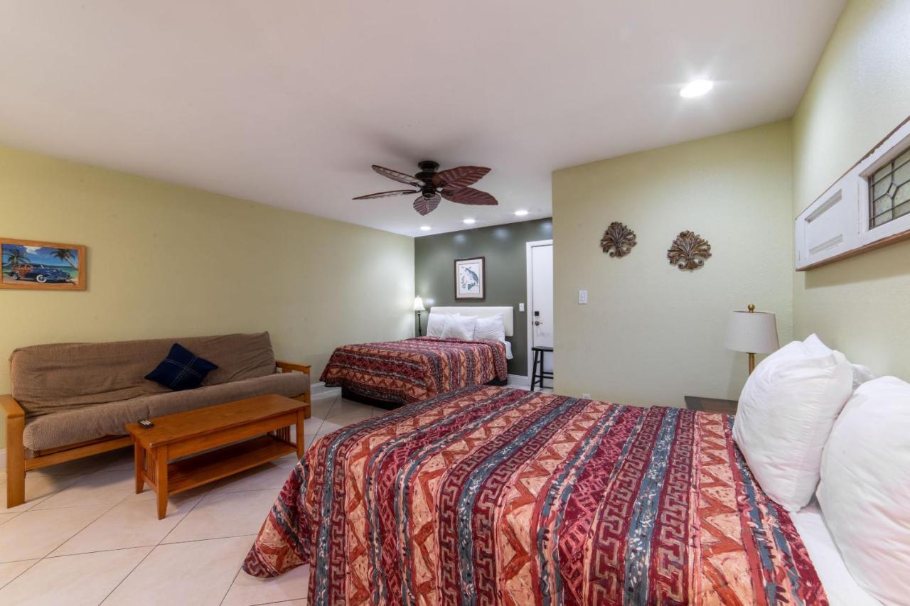 Captain'S Table Hotel By Everglades Adventures ภายนอก รูปภาพ