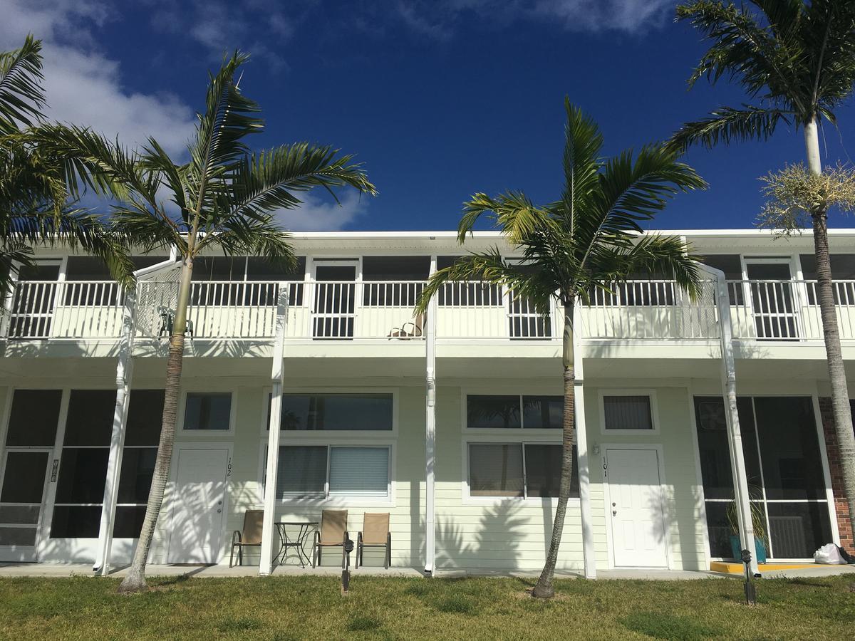 Captain'S Table Hotel By Everglades Adventures ภายนอก รูปภาพ