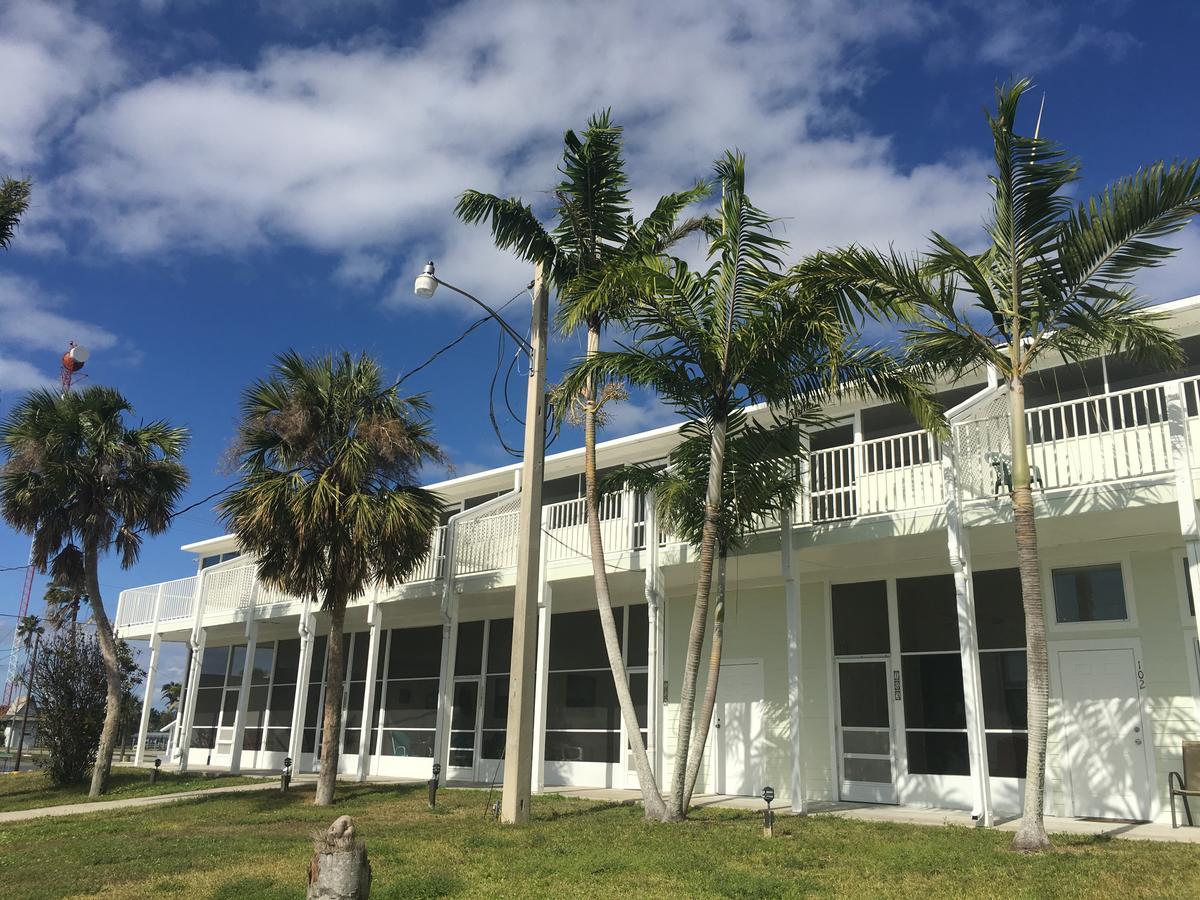 Captain'S Table Hotel By Everglades Adventures ภายนอก รูปภาพ