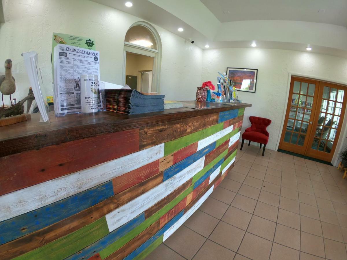 Captain'S Table Hotel By Everglades Adventures ภายนอก รูปภาพ